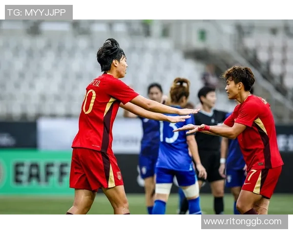 学生们热议足球明星名字背后的故事与成就分享