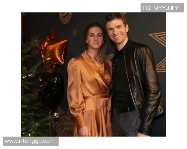 德国足球明星绯闻揭秘背后的爱情故事与职业生涯的交织